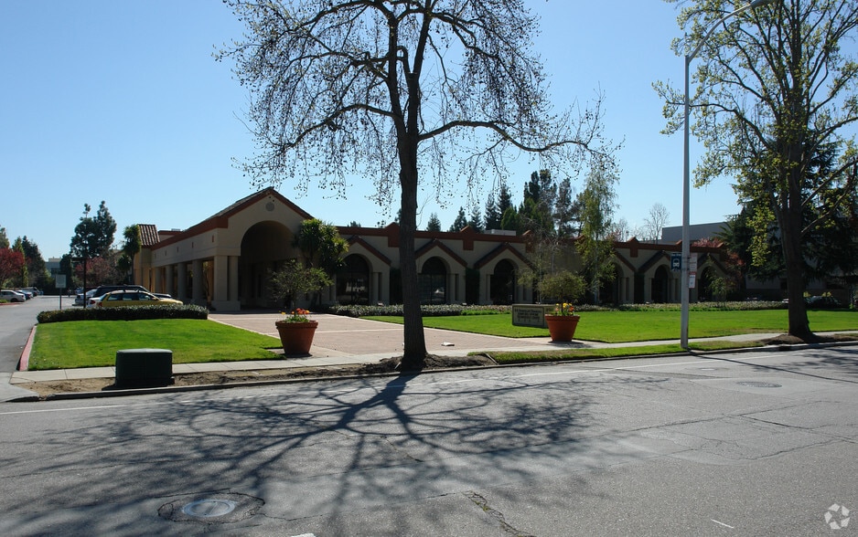 855 California Ave, Palo Alto, CA for lease - Building Photo - Image 3 of 5