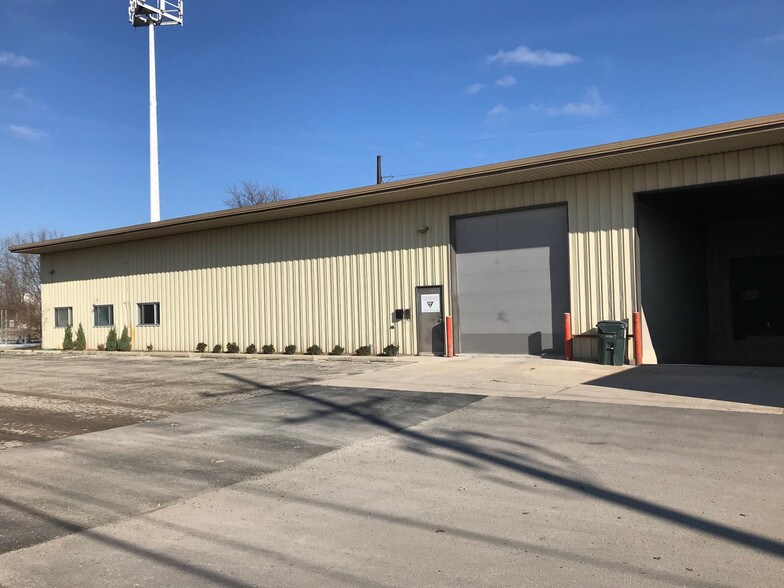 1715-1743 E Wilson Rd, Batavia, IL for lease - 1743 - Image 1 of 12