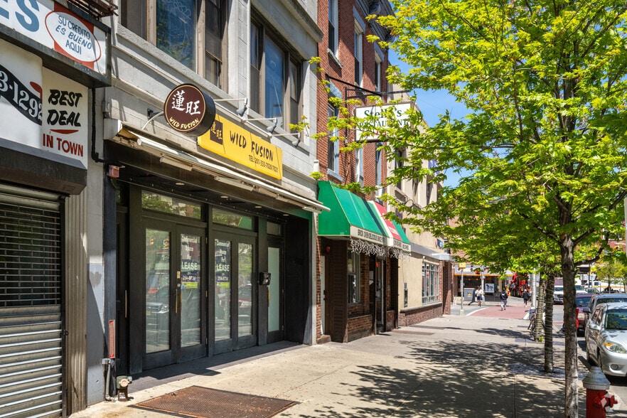 313 Grove St, Jersey City, NJ for lease - Building Photo - Image 2 of 3