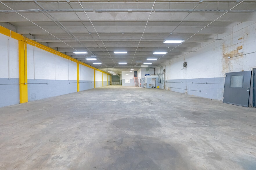 2335-2337 NW 149th St, Opa Locka, FL for lease - Building Photo - Image 3 of 13