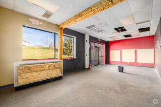 1519 E Main St, St Charles, IL for lease Interior Photo- Image 1 of 4