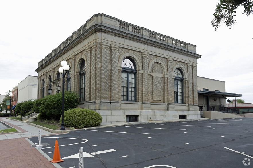 401 N Main St, Anderson, SC for lease - Building Photo - Image 3 of 11