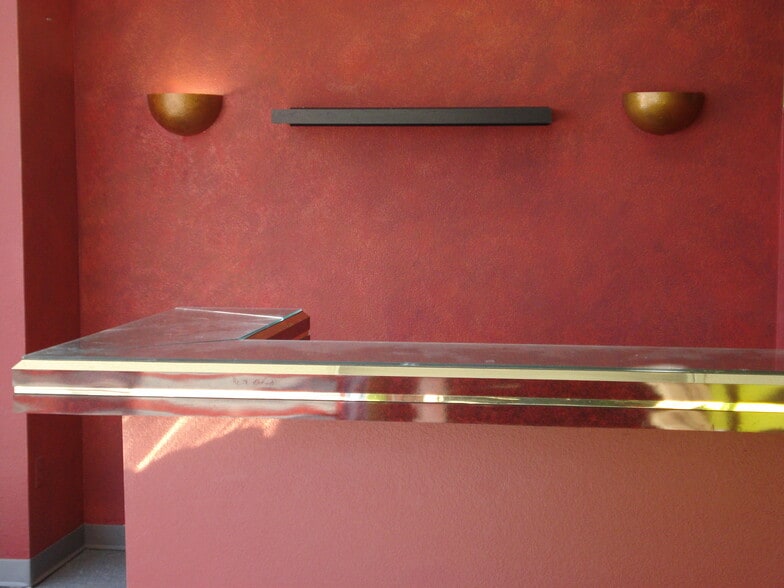 3700 Woodland Dr, Anchorage, AK for sale - Interior Photo - Image 2 of 43