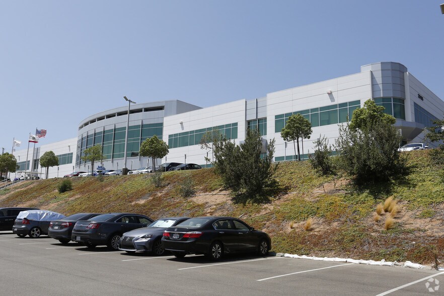 25155 Rye Canyon Loop, Valencia, CA for lease - Primary Photo - Image 2 of 5