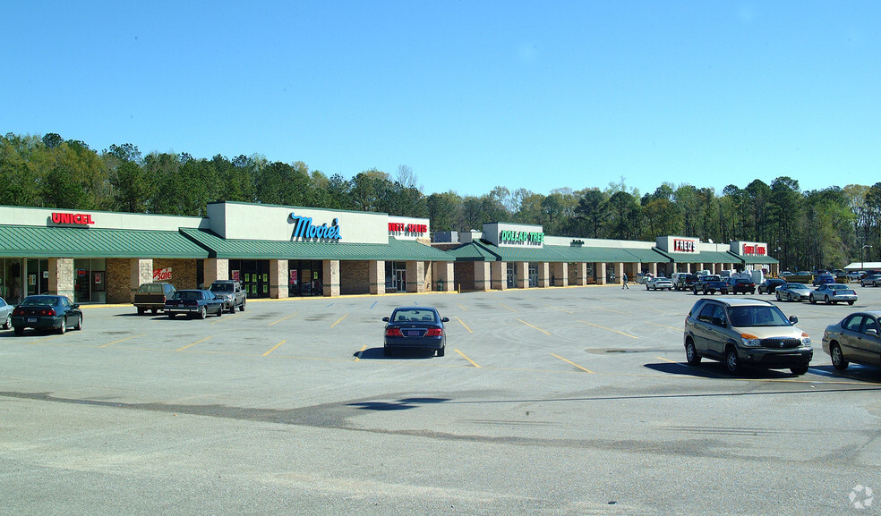 137 Gateway Plz, Greenville, AL for lease - Building Photo - Image 3 of 15