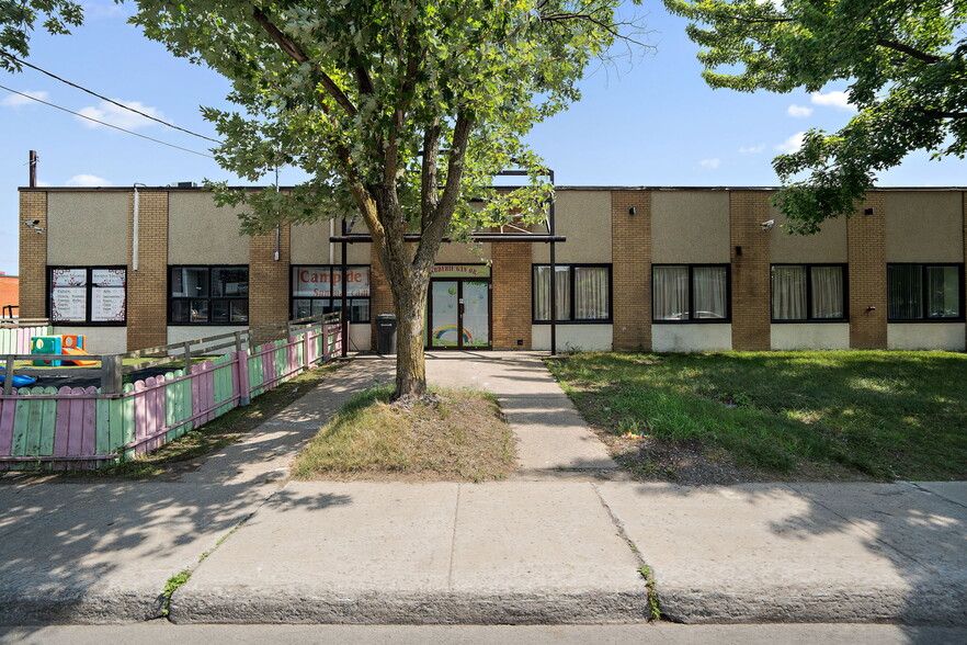 2160-2190 Rue Ward, Montréal, QC for lease - Building Photo - Image 1 of 7
