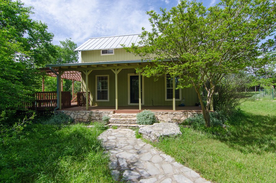 169 Russell Ln, Dripping Springs, TX for sale - Building Photo - Image 1 of 1