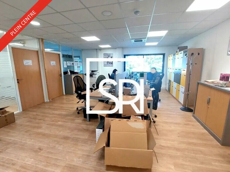 Office in Aubière for lease - Interior Photo - Image 3 of 10