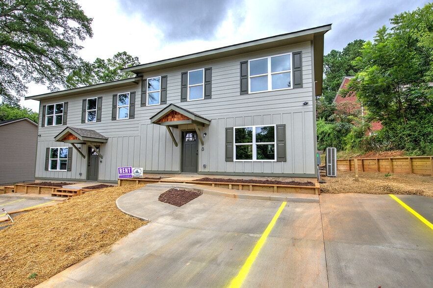 43 unit Residential Rental Portfolio portfolio of 8 properties for sale on LoopNet.com - Building Photo - Image 1 of 35