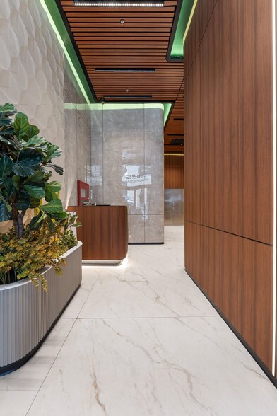 290 Madison Ave, New York, NY for lease - Building Photo - Image 2 of 7