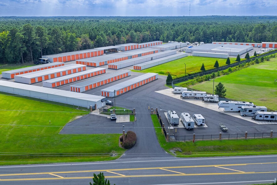 Stow and Go Storage 2 Property Portfolio portfolio of 2 properties for sale on LoopNet.com - Building Photo - Image 1 of 16