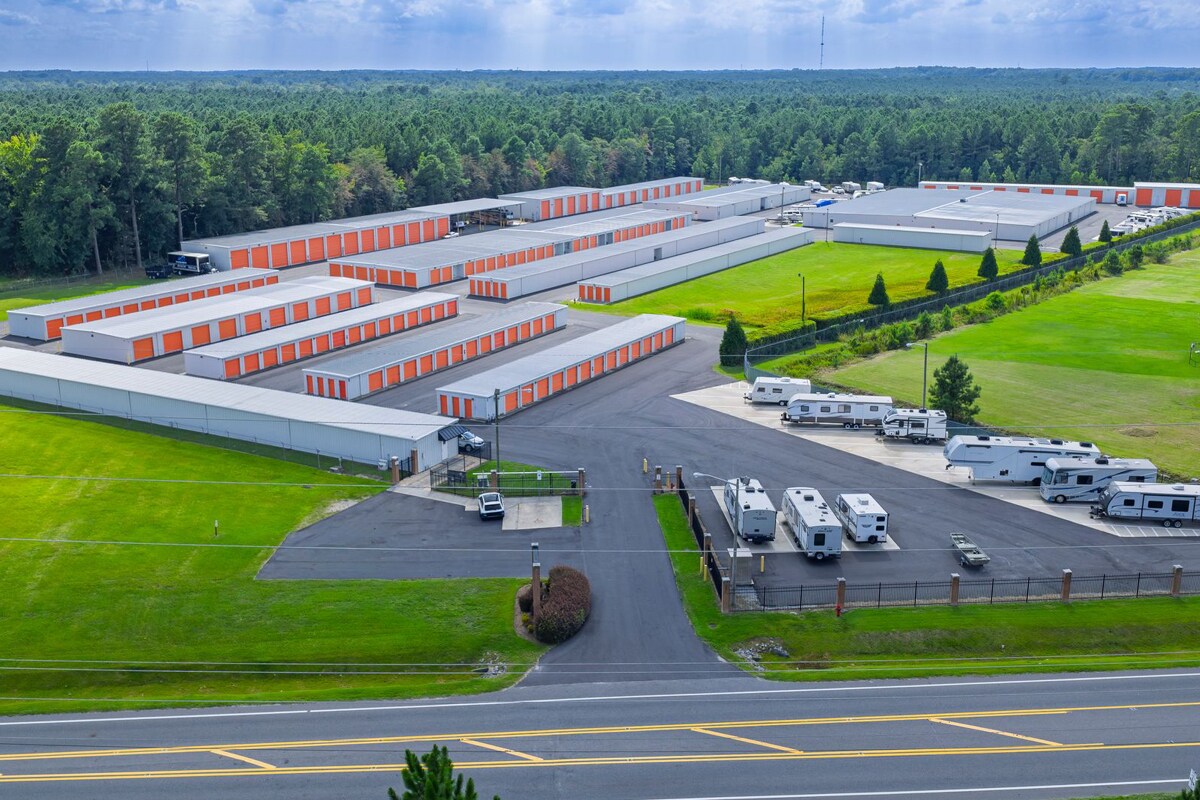 Stow and Go Storage 2 Property Portfolio portfolio of 2 properties for sale on LoopNet.com Building Photo- Image 1 of 17