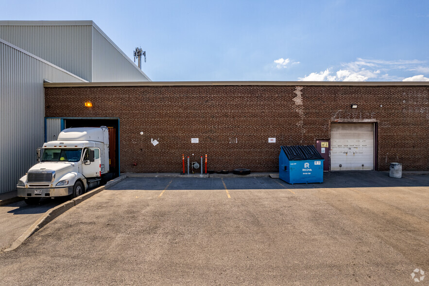 21-35 Boul Saint-Joseph, Montréal, QC for sale - Building Photo - Image 3 of 6