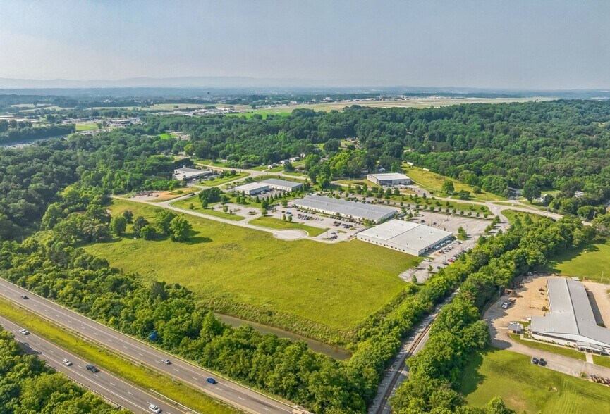 3231 N Star Cir, Louisville, TN for lease - Building Photo - Image 2 of 35