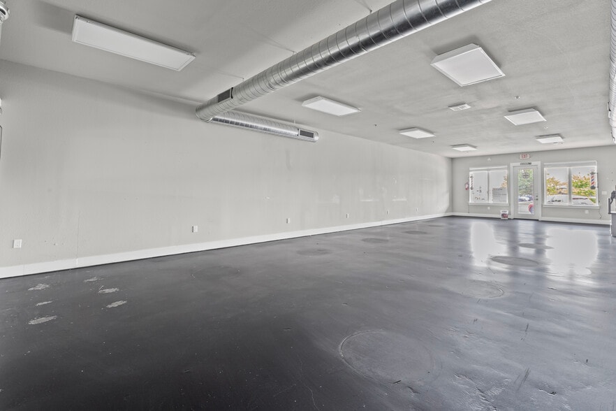 251 S Mill St, Lewisville, TX for sale - Building Photo - Image 3 of 17