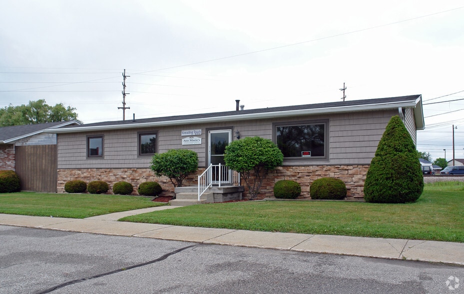 31733183 Shattuck Rd, Saginaw, MI 48603