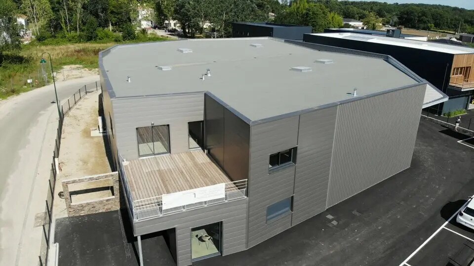 Flex in Pompignac for sale - Building Photo - Image 3 of 10