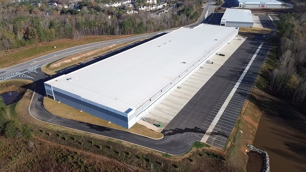 4851 Thurmon Tanner Pky, Flowery Branch, GA for lease - Building Photo - Image 3 of 4