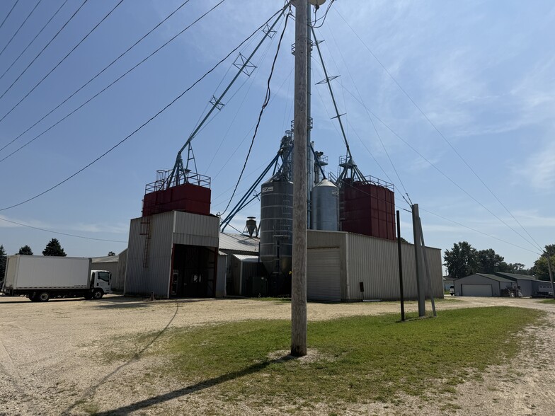 130 E 11th St, Monticello, IA for sale - Building Photo - Image 2 of 14