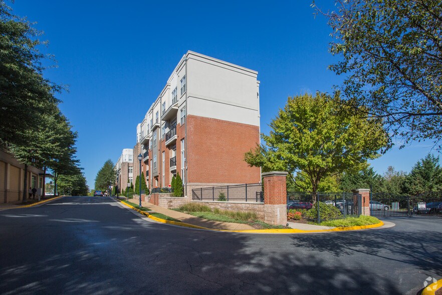 4245 Summit Corner Dr, Fairfax, VA for sale - Primary Photo - Image 1 of 1