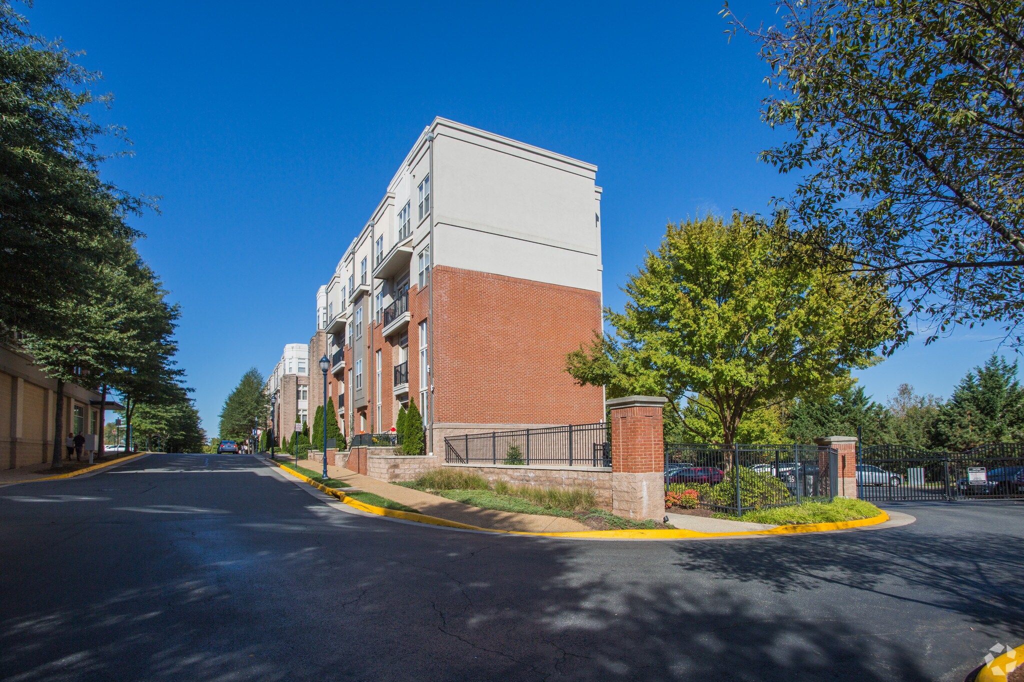 4245 Summit Corner Dr, Fairfax, VA for sale Primary Photo- Image 1 of 1