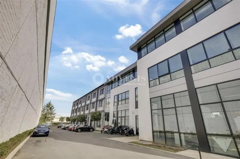 Office in Ivry-sur-Seine for lease Building Photo- Image 1 of 13