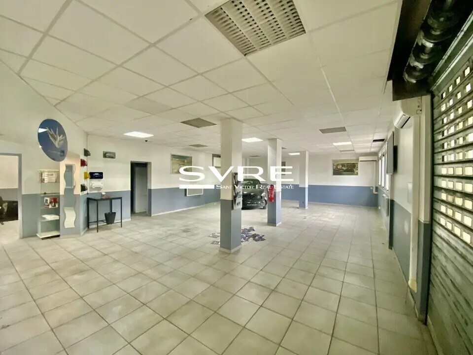 Retail in Marseille for lease Building Photo- Image 1 of 11