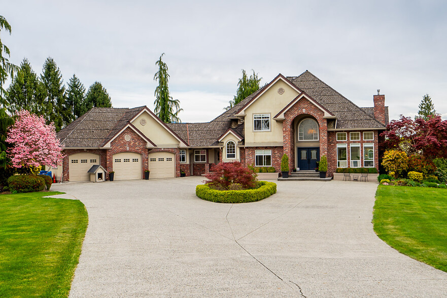 31111 N Burgess Av, Abbotsford, BC for sale - Primary Photo - Image 1 of 92