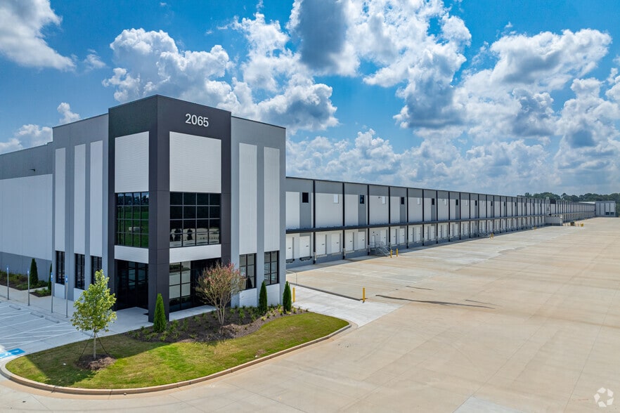 2065 Anvil Block Road, Forest Park, GA for lease - Primary Photo - Image 1 of 5