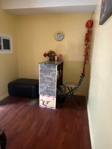 451-453 N 12th St, Philadelphia, PA for sale - Building Photo - Image 3 of 11