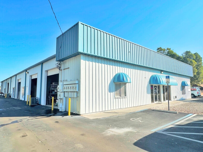 4573 Enterprise Ave, Naples, FL for lease - Building Photo - Image 3 of 8