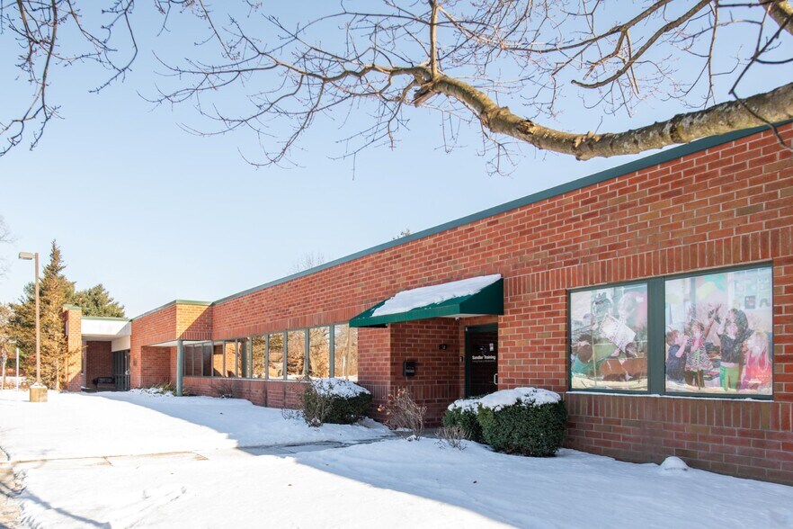 13 Columbia Cir, Albany, NY for sale - Building Photo - Image 1 of 1