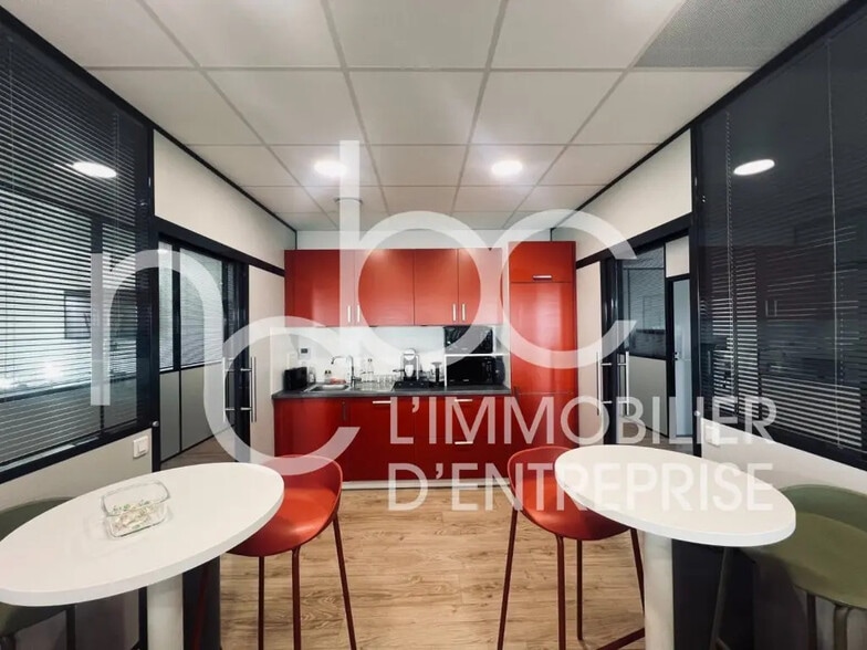 Office in Chassieu for sale - Interior Photo - Image 3 of 5