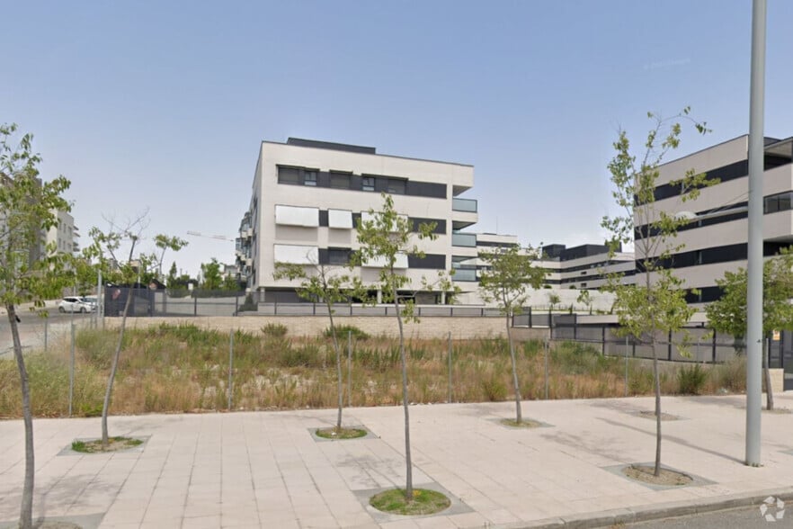 Bulevar Picos de Europa, 14, San Sebastián de los Reyes, Madrid for sale - Primary Photo - Image 1 of 2