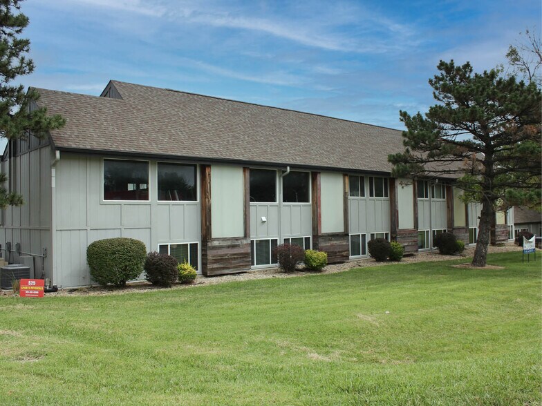 2500 W 6th St, Lawrence, KS for sale - Building Photo - Image 1 of 1