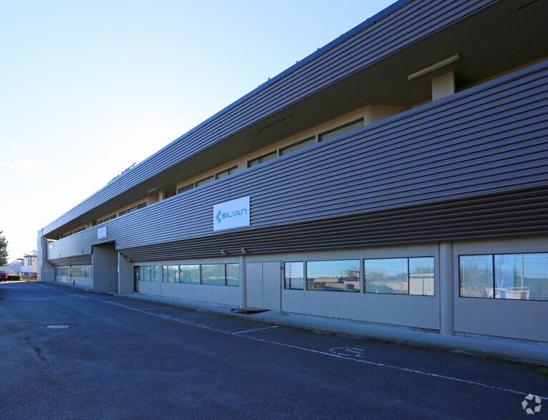 721 Vanalman Ave, Saanich, BC for lease - Building Photo - Image 2 of 4