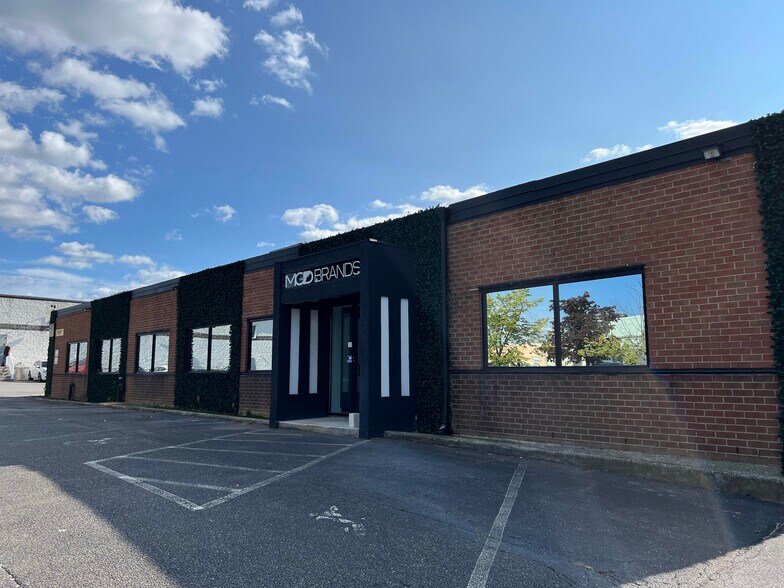 30 Commercial Ct, Plainview, NY 11803 Industrial for Sale