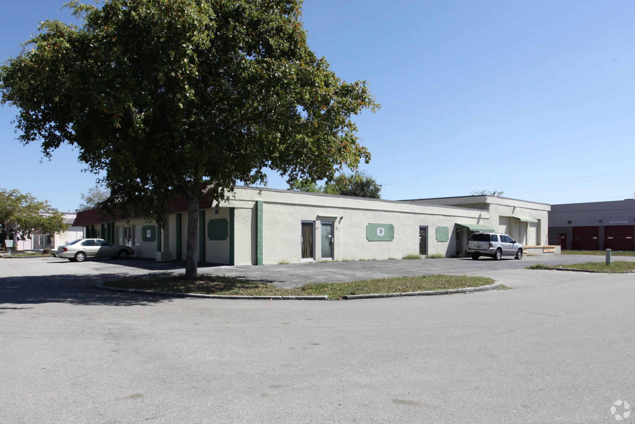 39 Mildred Dr, Fort Myers, FL for lease Building Photo- Image 1 of 10