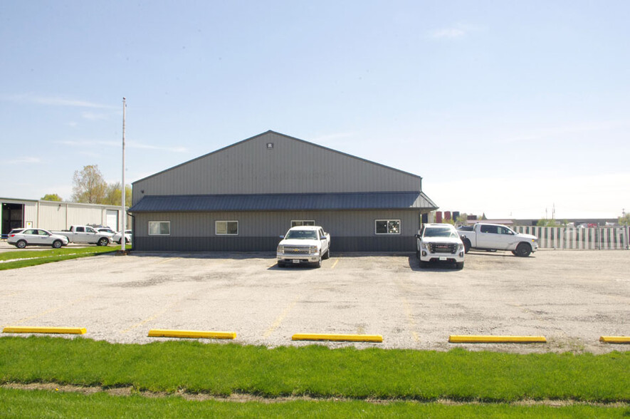 410 Broadway Ave, South Roxana, IL for lease - Primary Photo - Image 1 of 6