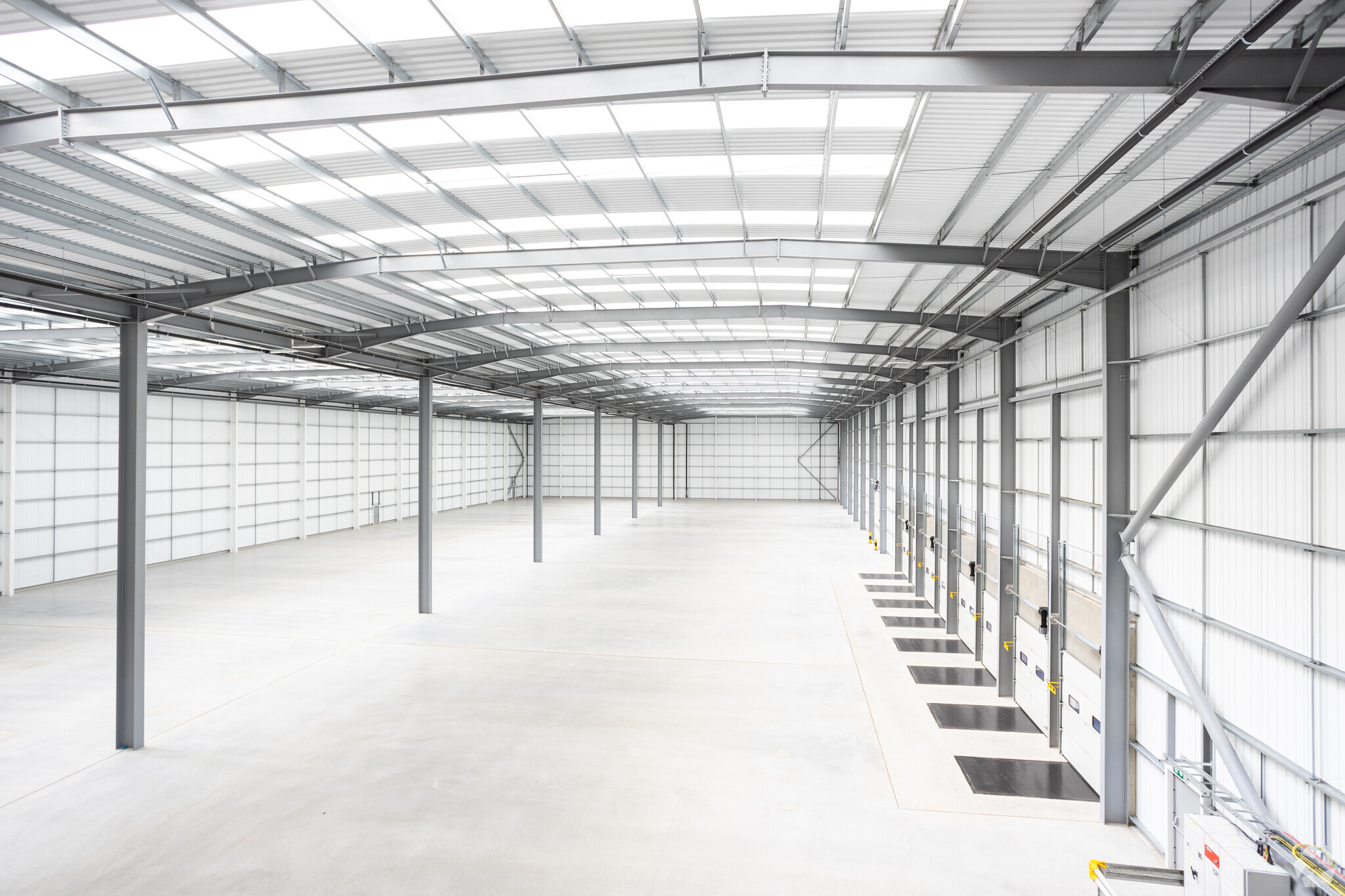 Jays Close, Basingstoke for lease Interior Photo- Image 1 of 24