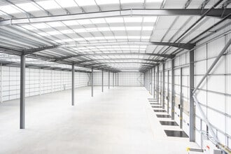 Jays Close, Basingstoke for lease Interior Photo- Image 1 of 24