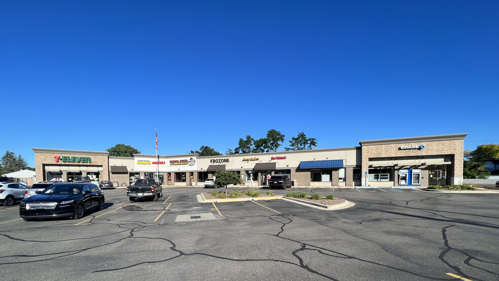 2141-2181 N Pontiac Trail, Commerce Township, MI for lease - Building Photo - Image 1 of 6