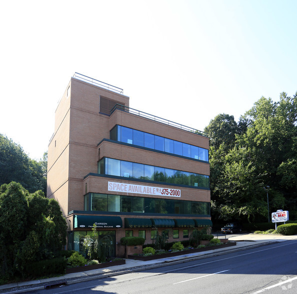 1234 Central Park Ave, Yonkers, NY for lease - Building Photo - Image 2 of 4