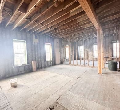 183-187 W Main St, Whitewater, WI for sale - Interior Photo - Image 3 of 10