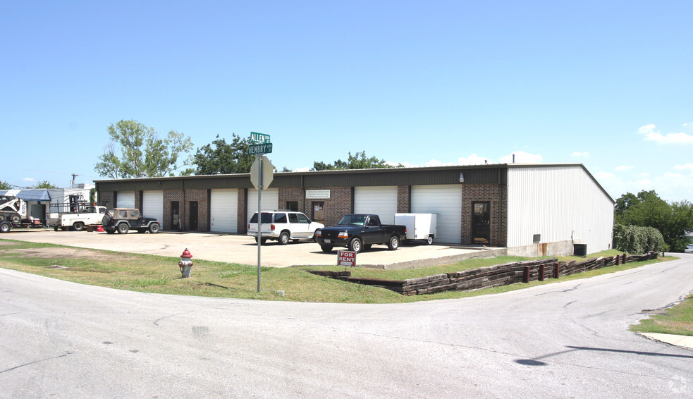 630 Hembry St, Lewisville, TX for lease - Primary Photo - Image 1 of 6