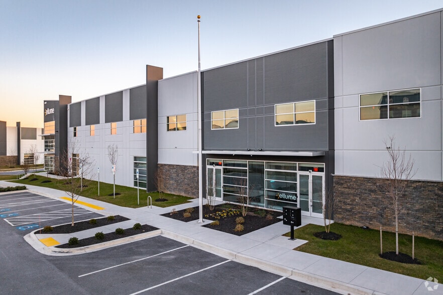 4930 Executive Ct South, Frederick, MD for sale - Building Photo - Image 2 of 27