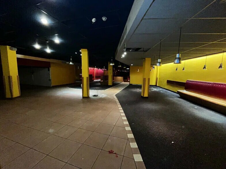 Retail in Colmar for sale - Building Photo - Image 3 of 7