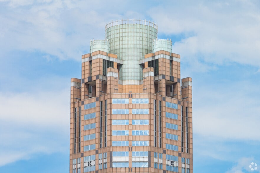 311 S Wacker Dr, Chicago, IL for lease - Building Photo - Image 2 of 19