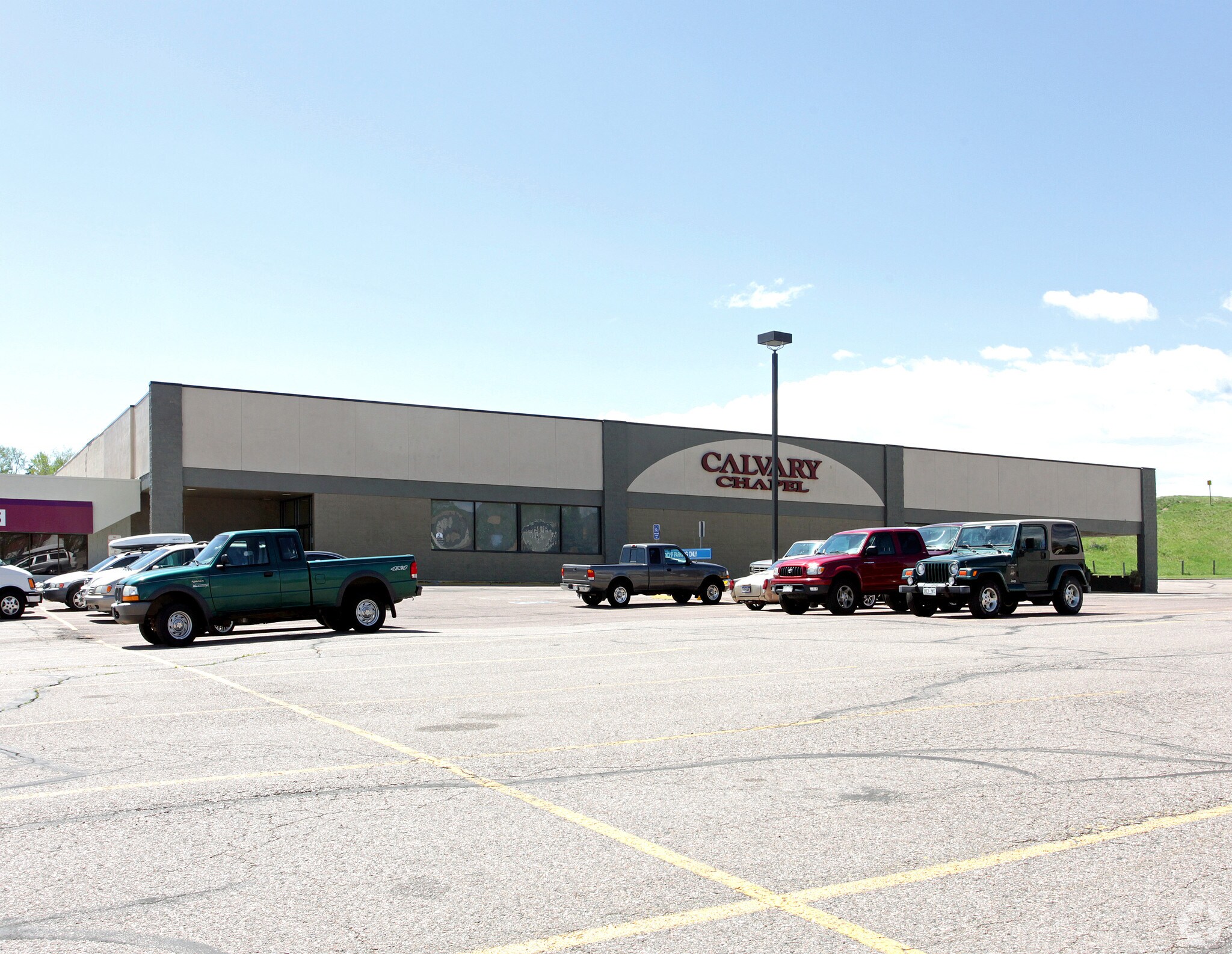 9052 W Ken Caryl Ave, Littleton, CO for sale Primary Photo- Image 1 of 1