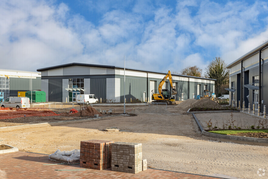 Fields Farm Rd, Nottingham for lease - Building Photo - Image 2 of 10